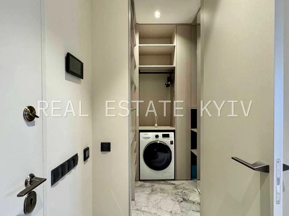Apartment. Antonovicha st.
