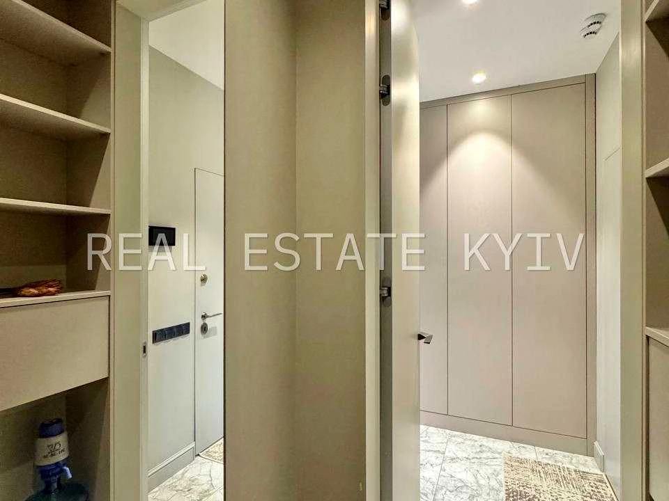 Apartment. Antonovicha st.