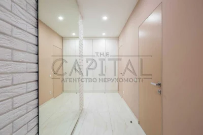 Sale of a designer apartment 85 sq.m. in residential complex "French Quarter 2"