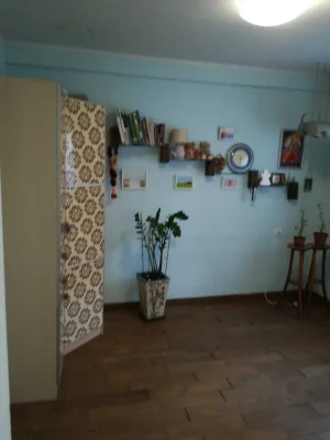 Продається укомплектованая уютная трехкомнатная квартира в Лесовом
