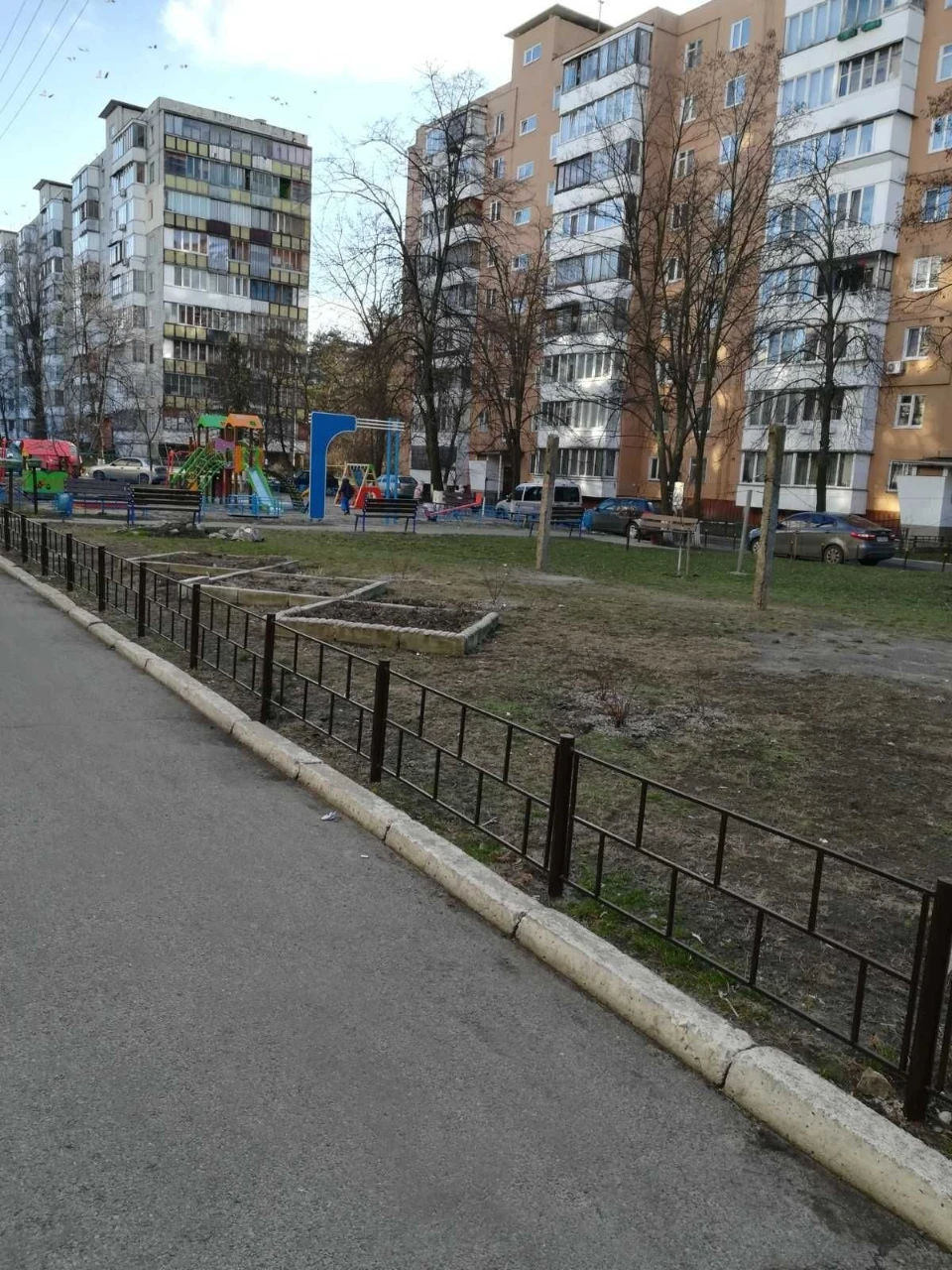 Продається укомплектованая уютная трехкомнатная квартира в Лесовом