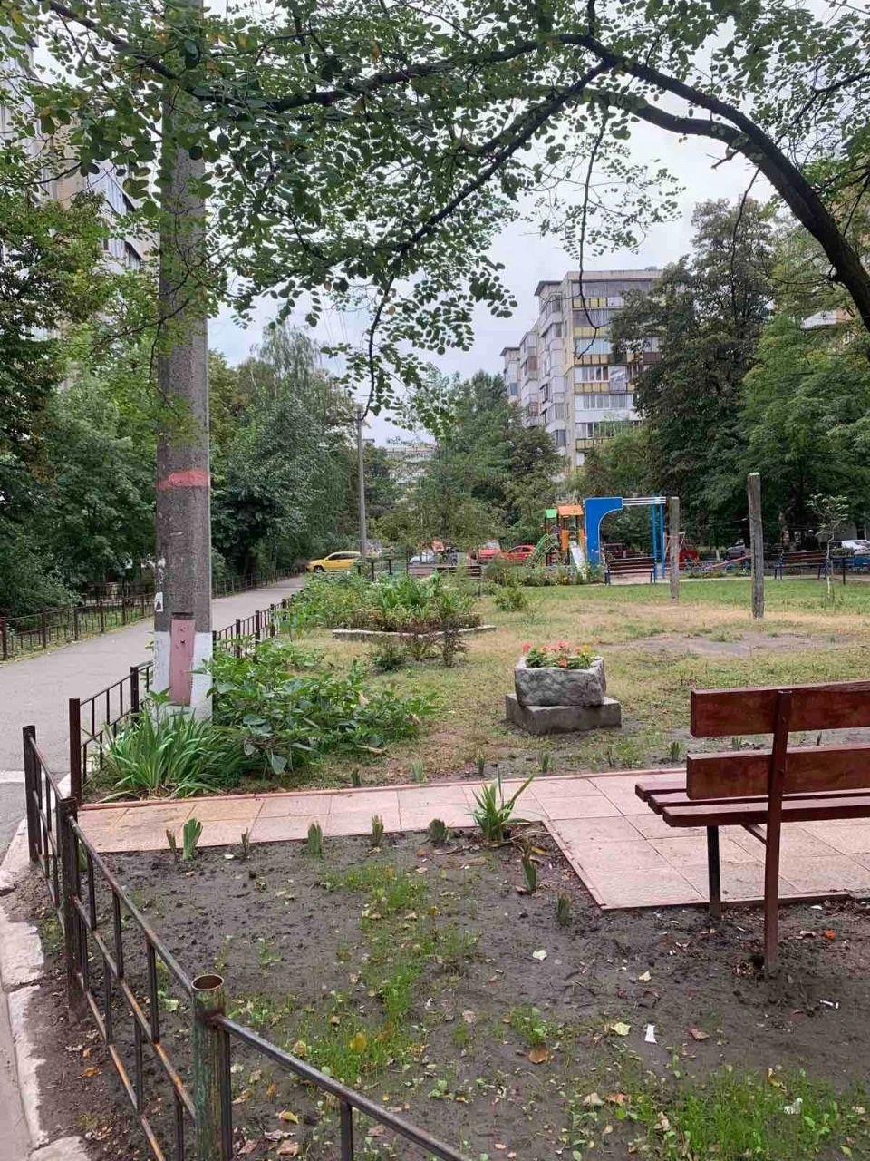 Продається укомплектованая уютная трехкомнатная квартира в Лесовом