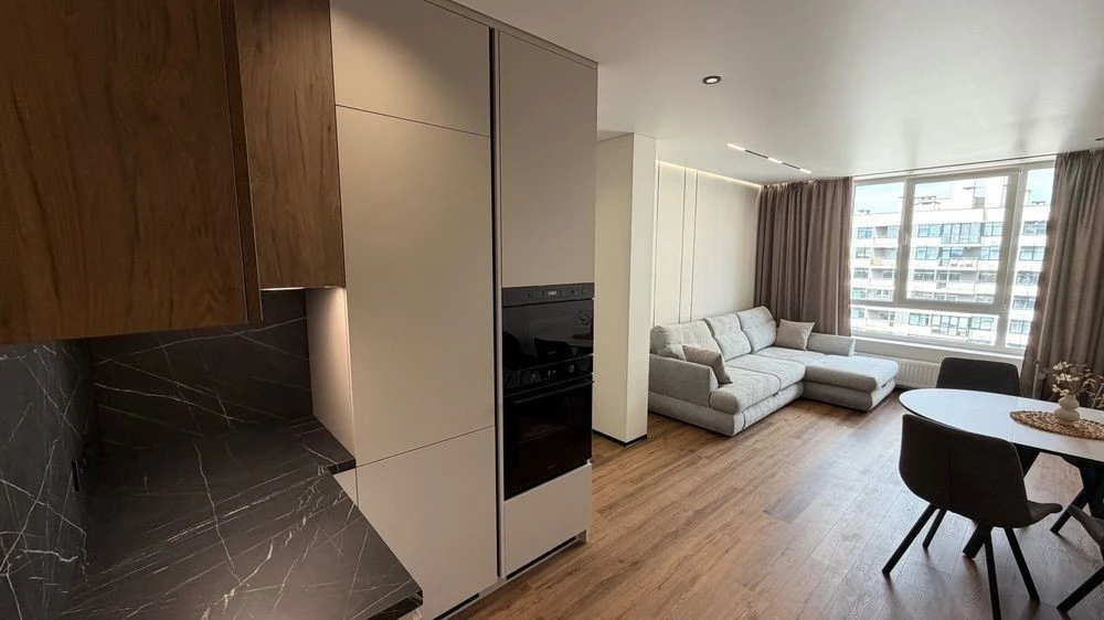 БЕЗ % ВЛАСНИК! 77 м² 3-кімнатна квартира, дизайнерський ремо