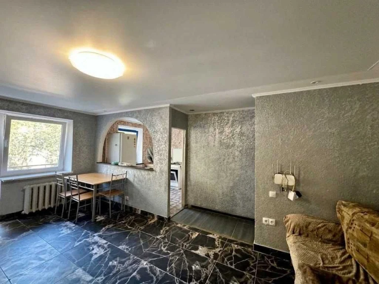 3-room apartment 57 sq.m, capital renovation, brick