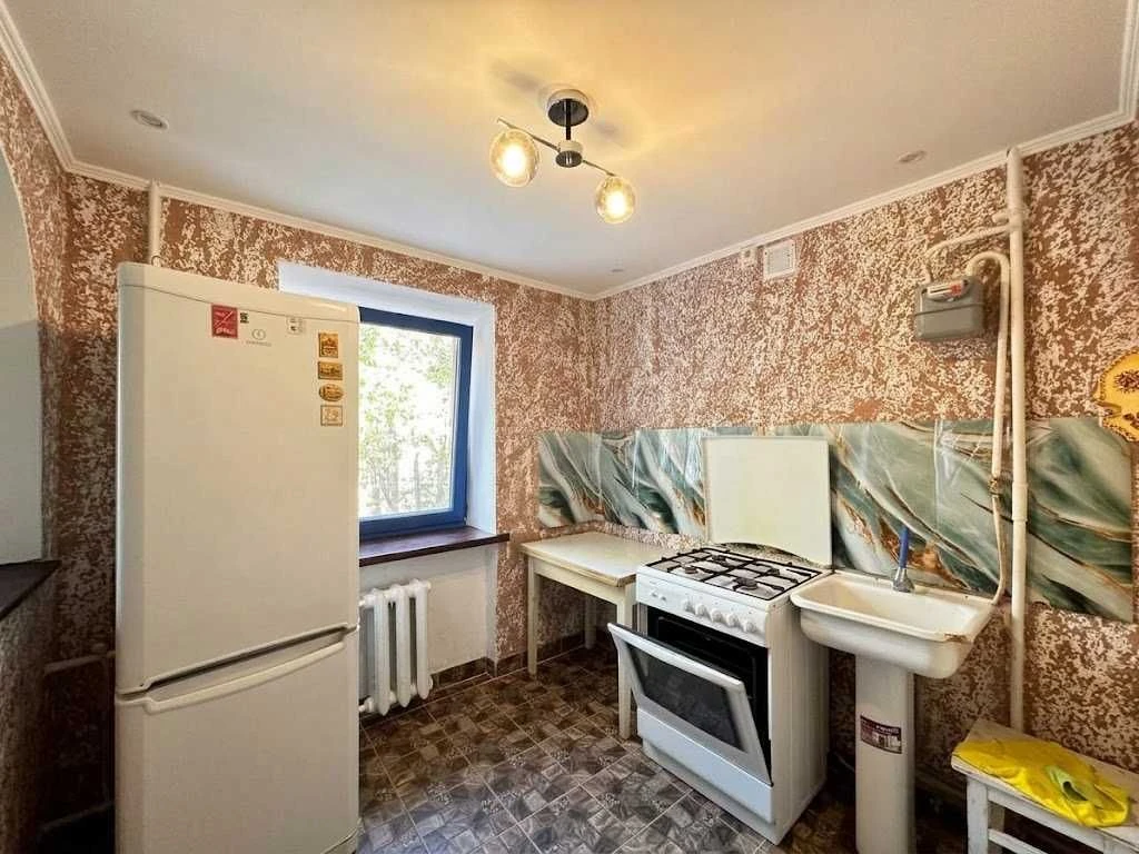 3-room apartment 57 sq.m, capital renovation, brick