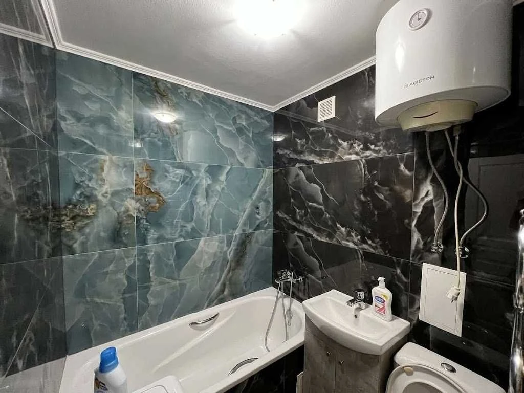 3-room apartment 57 sq.m, capital renovation, brick