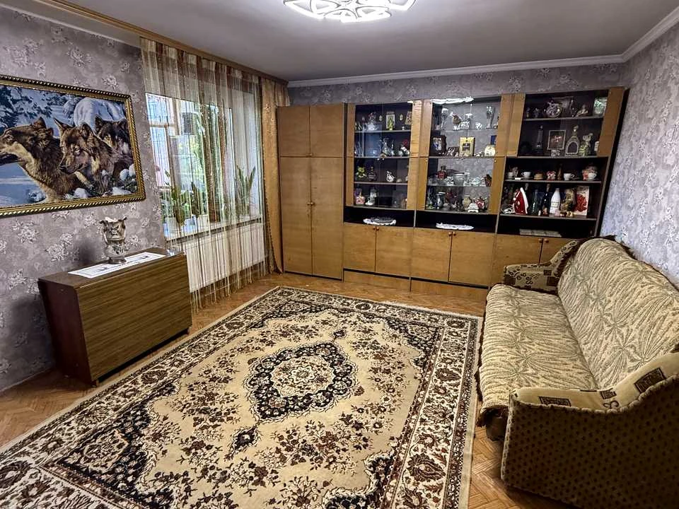 Apartment. Heroiv Dnipra Street, Mytnitsa District
