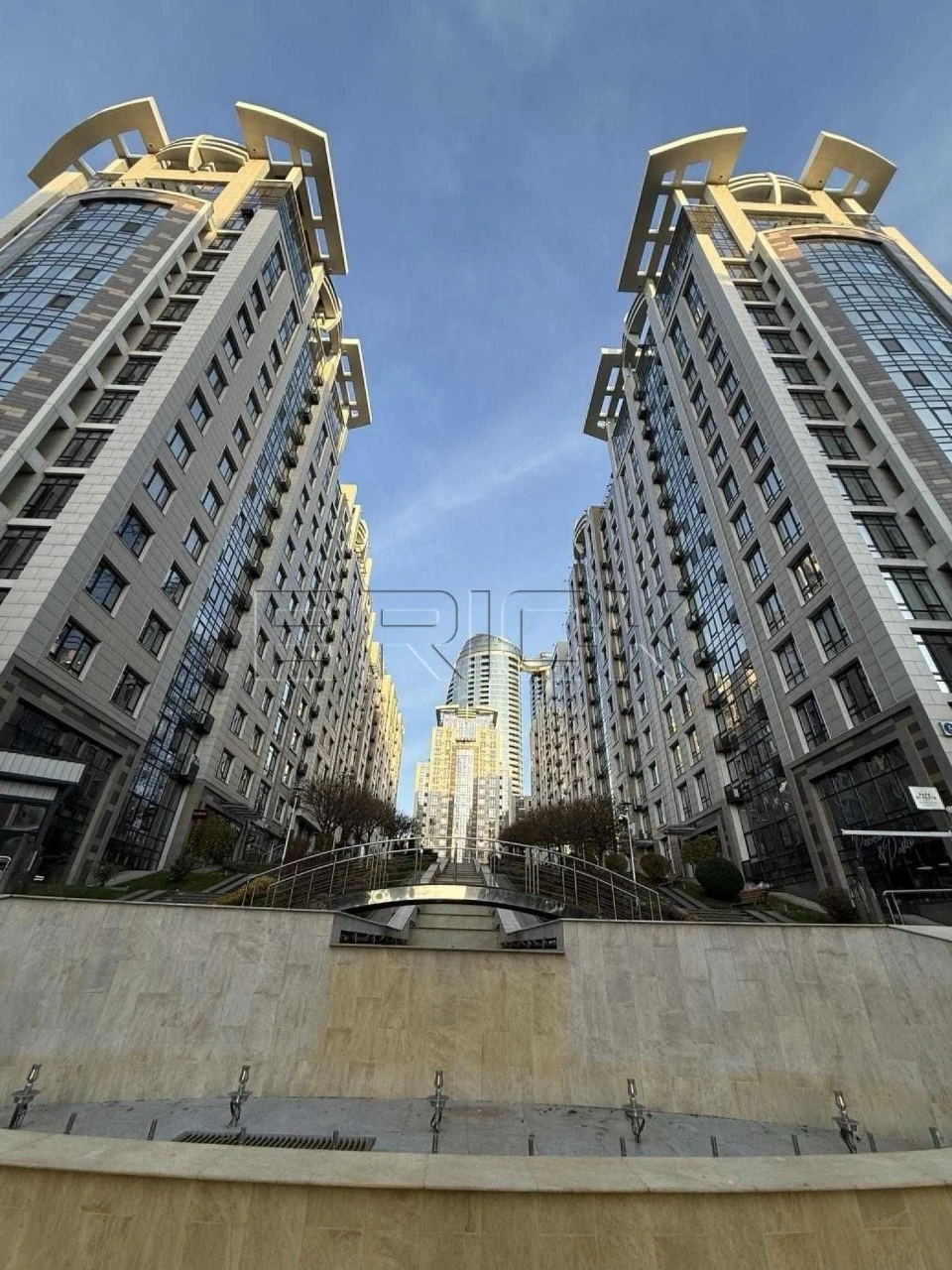 Продаж всього этажа в ЖК Бульвар Фонтанів, 468 м2, Сап