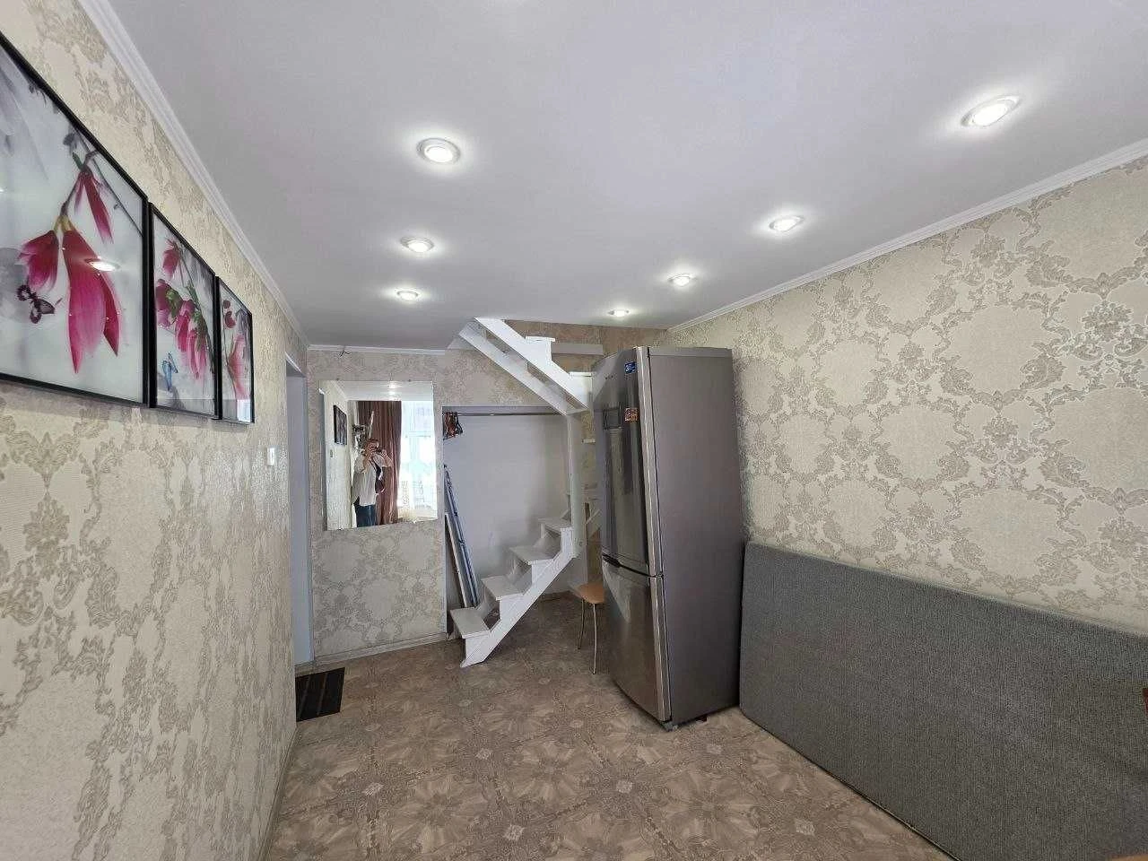 Sale of a compact apartment 27 sq.m. with its own kitchen and in