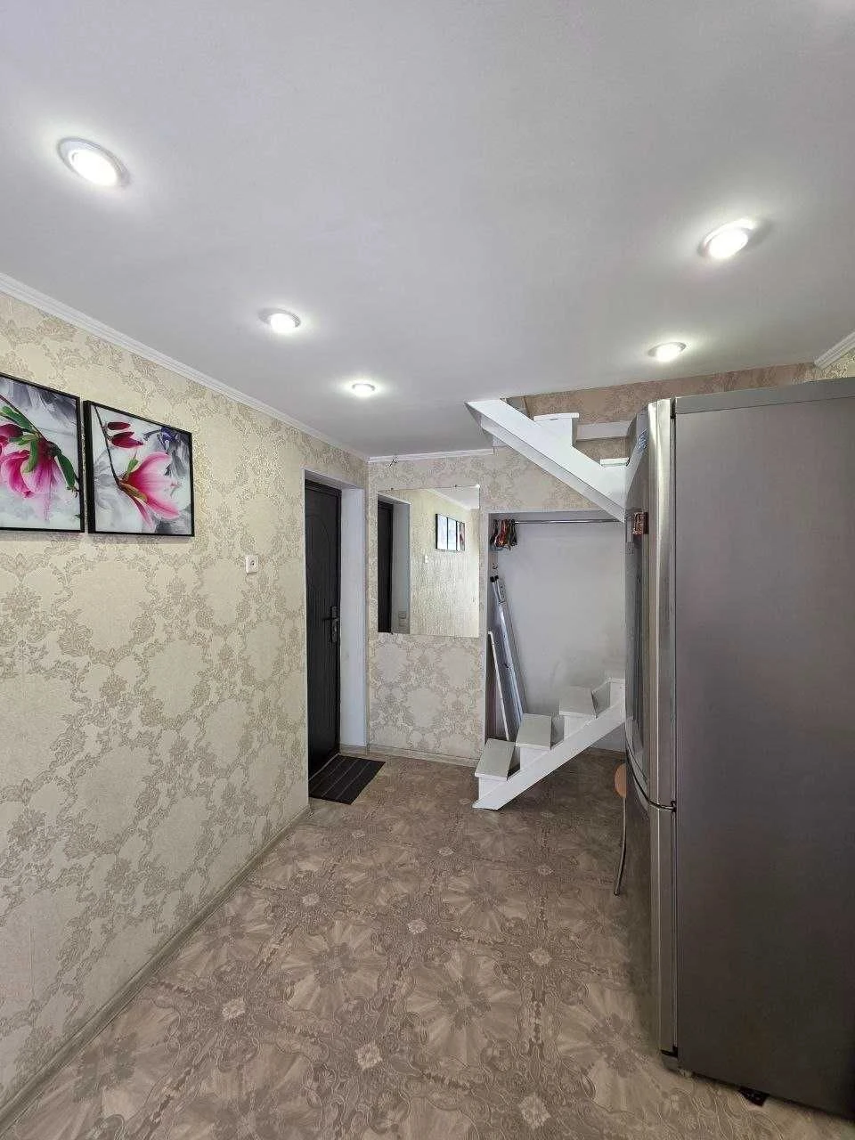 Sale of a compact apartment 27 sq.m. with its own kitchen and in