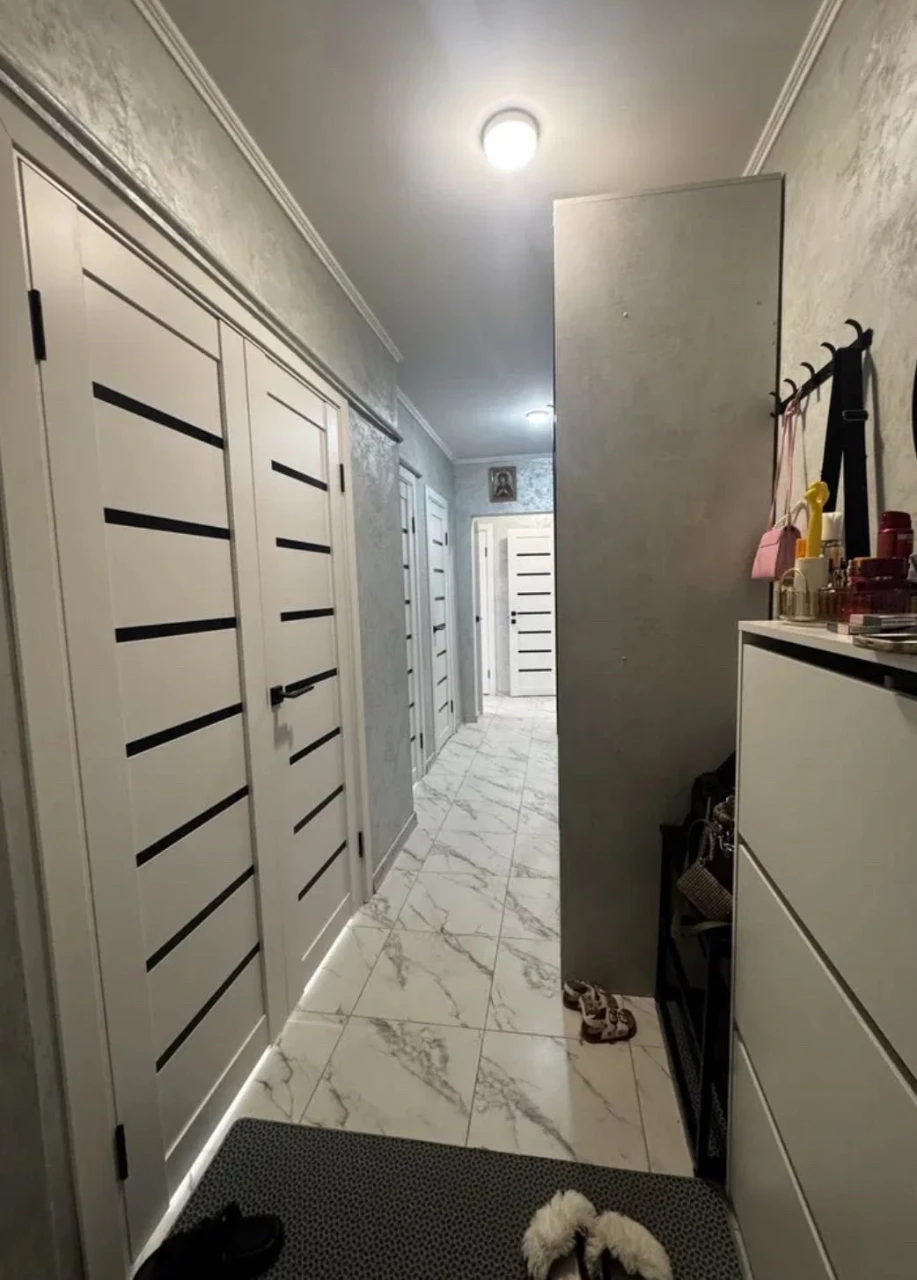 For Sale: 3-Bedroom Apartment in Krosnya