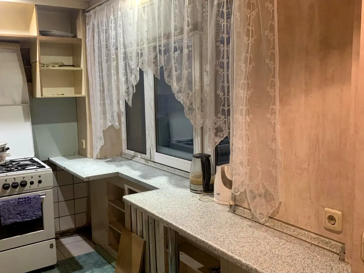 Rent 2-room apartment 63 m² on the 8th floor.