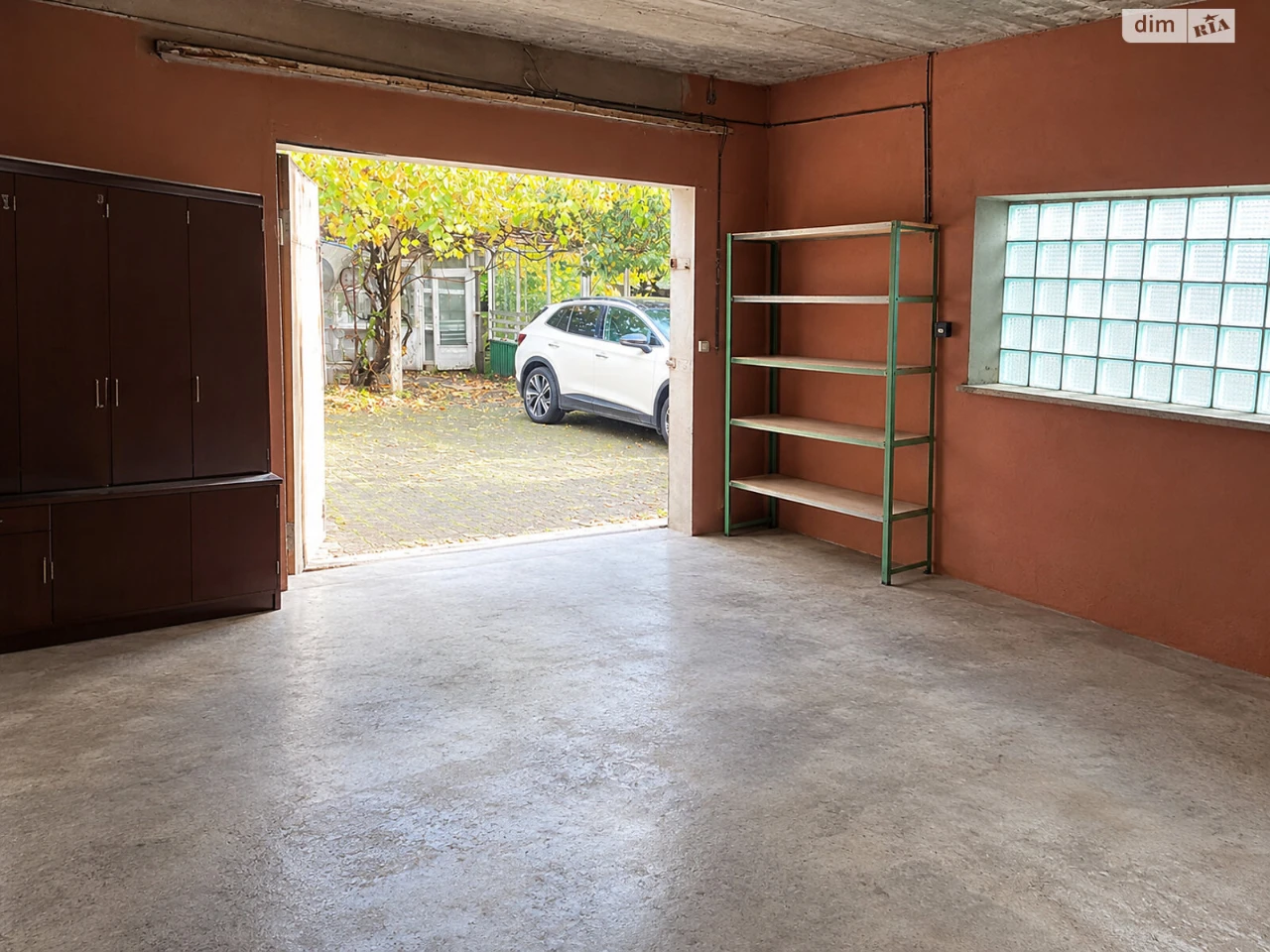 Long-Term Rental House, Osokorky