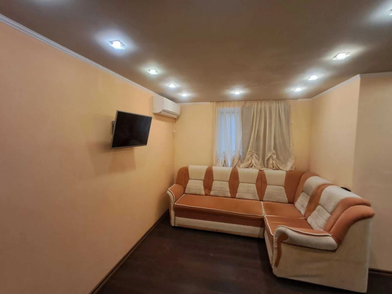 For Sale: 3-room apartment on ul. Avtozavodskaya, Kommunarsky district