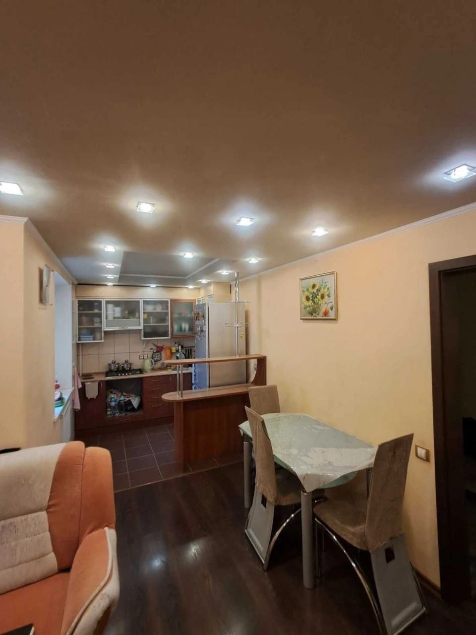 For Sale: 3-room apartment on ul. Avtozavodskaya, Kommunarsky district