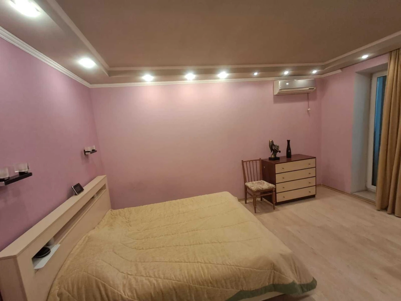 For Sale: 3-room apartment on ul. Avtozavodskaya, Kommunarsky district