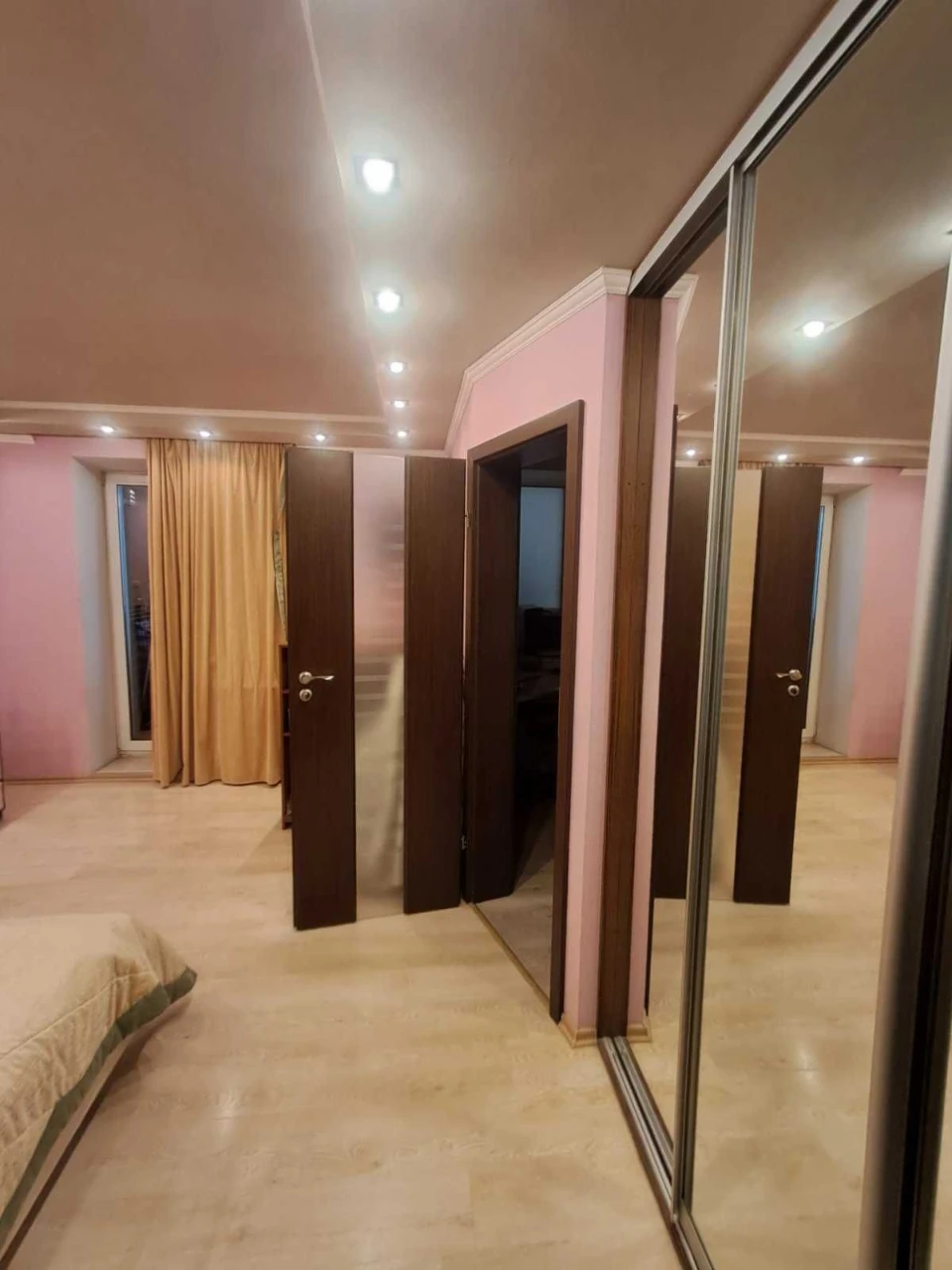 For Sale: 3-room apartment on ul. Avtozavodskaya, Kommunarsky district