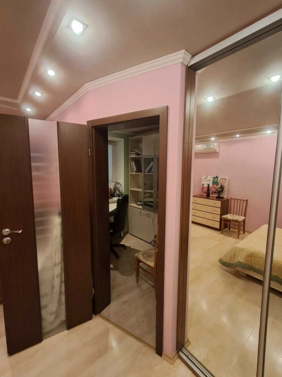 For Sale: 3-room apartment on ul. Avtozavodskaya, Kommunarsky district