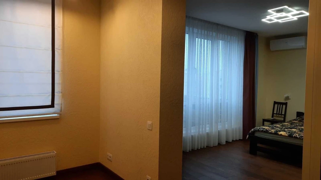 Продажа 3-комнатной квартиры 105 м², Метрологическая ул., 40Б