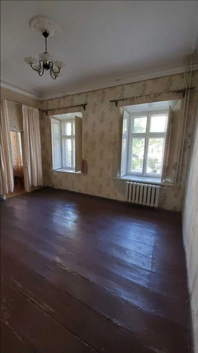 4-комнатная квартира в центре, Новосельского