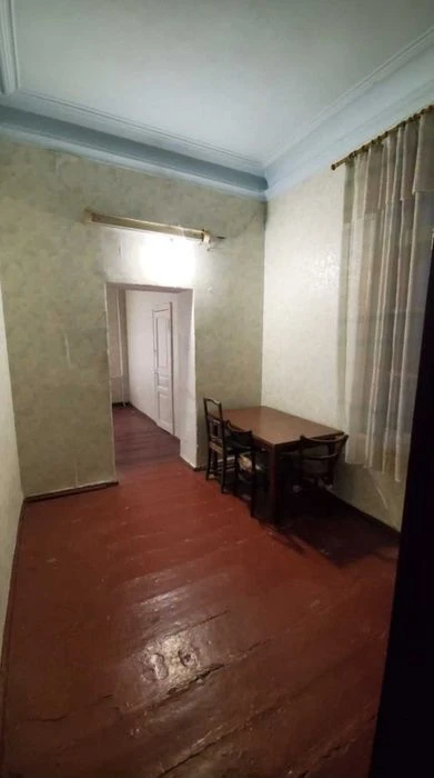 4-комнатная квартира в центре, Новосельского