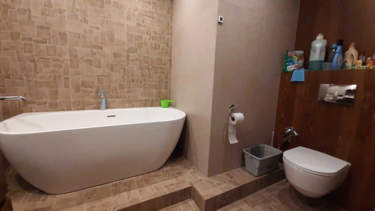Продажа 3-комнатной квартиры 105 м², Метрологическая ул., 40Б