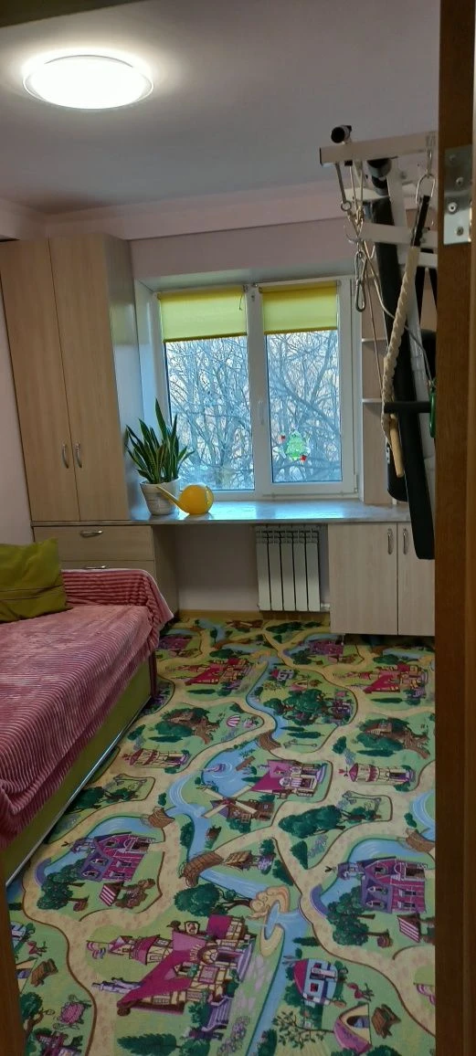 Продается 3-комнатная квартира на Победе, 107