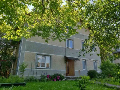 Selling a large house. Possible exchange for apartments with an additional payment.