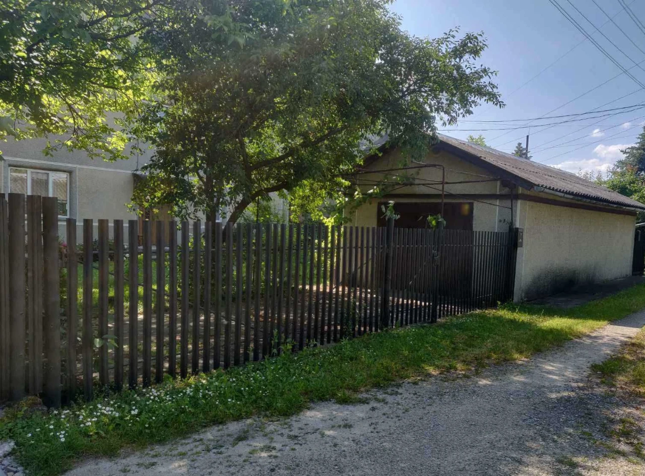 Selling a large house. Possible exchange for apartments with an additional payment.