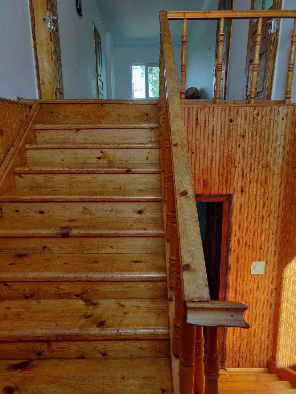 Selling a large house. Possible exchange for apartments with an additional payment.