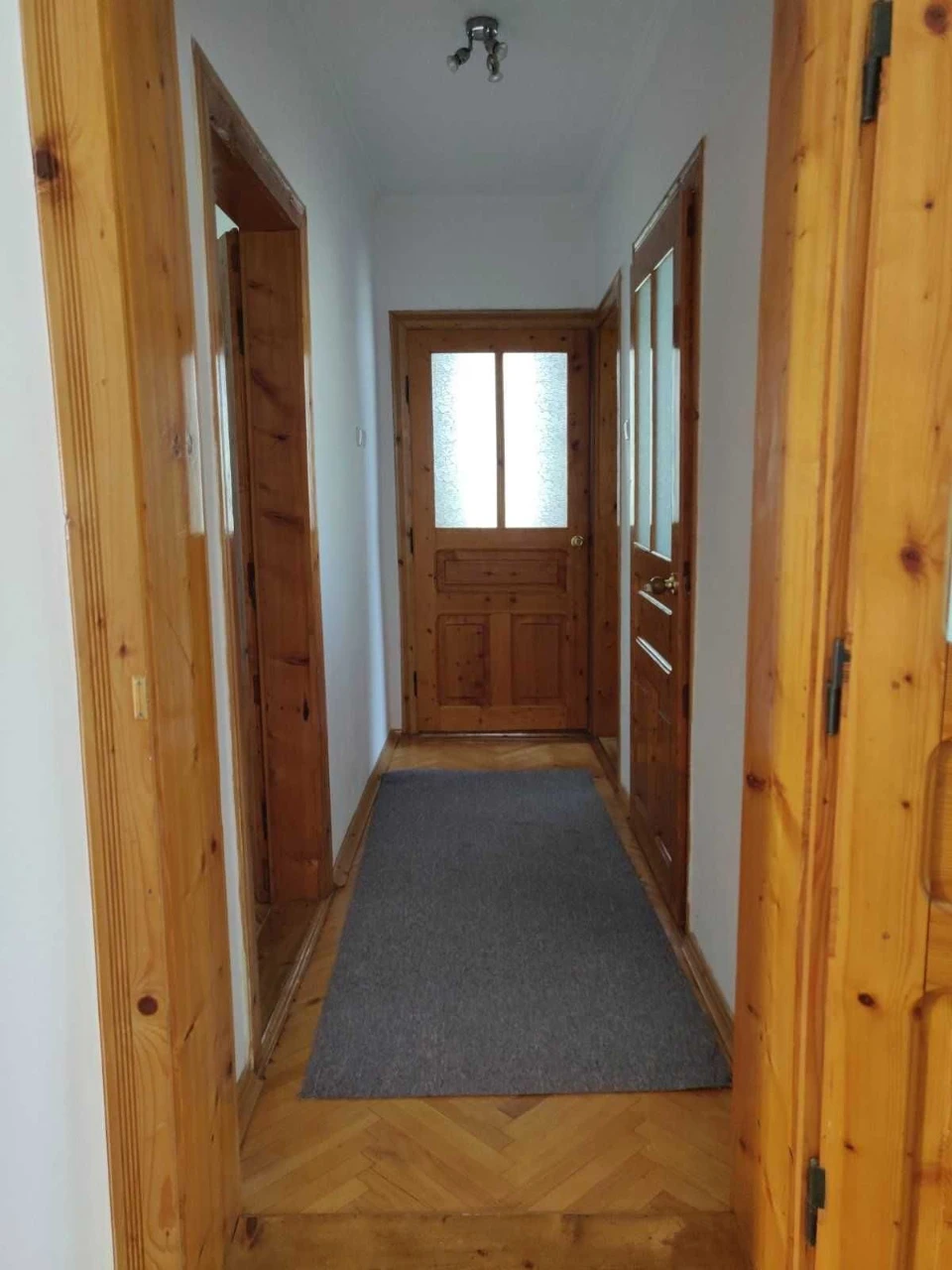 Selling a large house. Possible exchange for apartments with an additional payment.