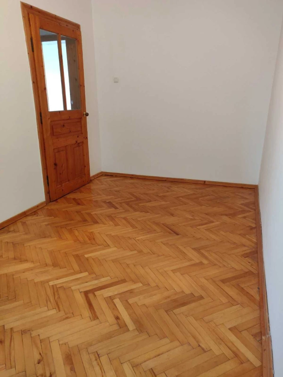 Selling a large house. Possible exchange for apartments with an additional payment.