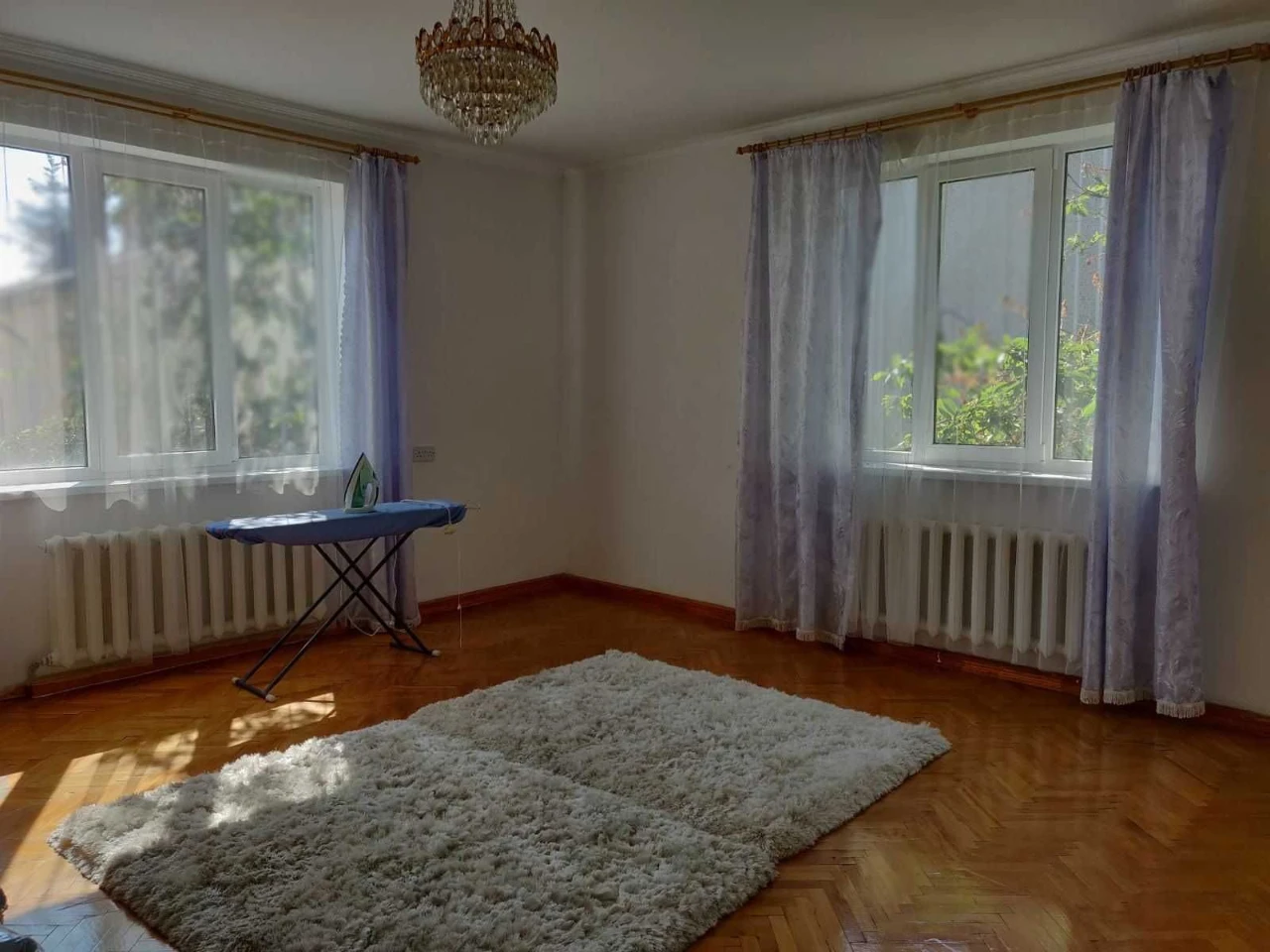 Selling a large house. Possible exchange for apartments with an additional payment.