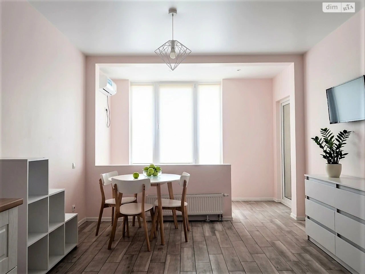 Long-Term Rental Apartment, Pozniaky
