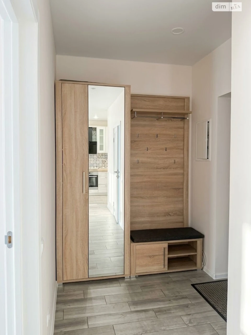 Long-Term Rental Apartment, Pozniaky