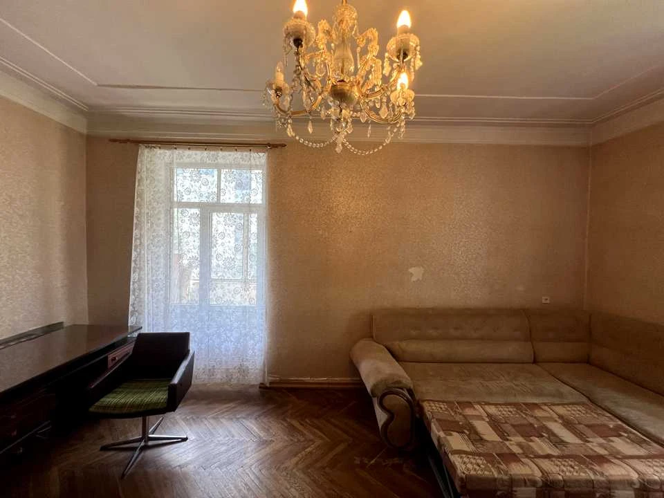 Apartment.  Povitryanykh Sils Avenue