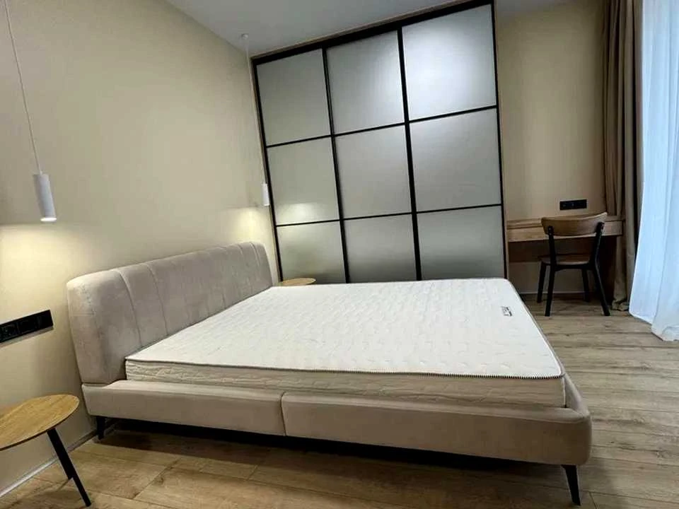 Apartment. Dnipro, Naberezhna Peremohy Street