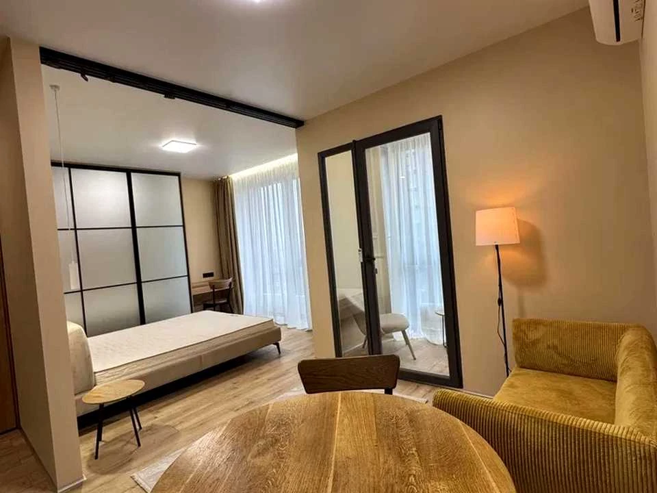Apartment. Dnipro, Naberezhna Peremohy Street