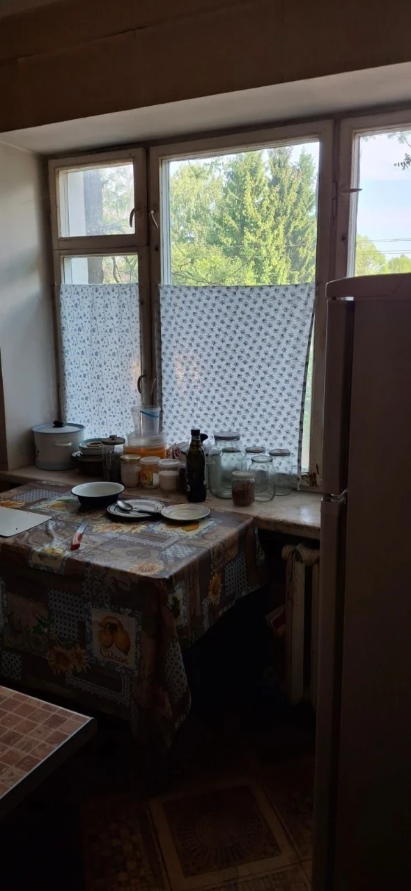 Продаж 2кім.кв.44м.вул. Лазаренка.
