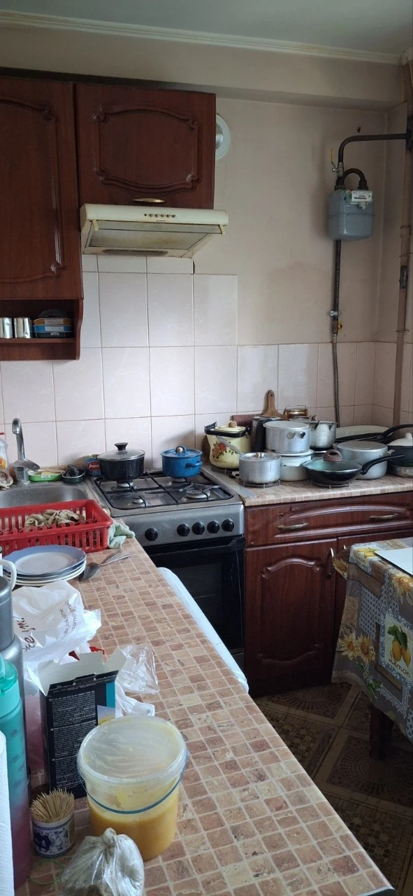 Продаж 2кім.кв.44м.вул. Лазаренка.