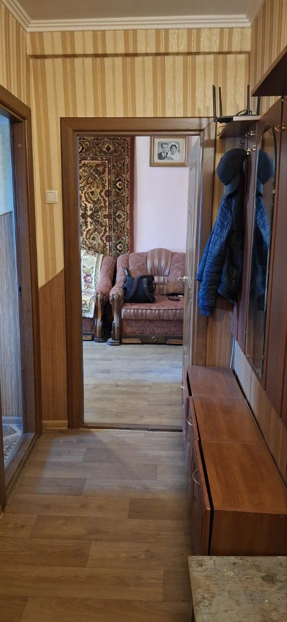Продаж 2кім.кв.44м.вул. Лазаренка.