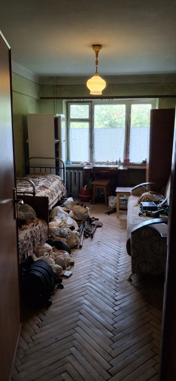 Продаж 2кім.кв.44м.вул. Лазаренка.