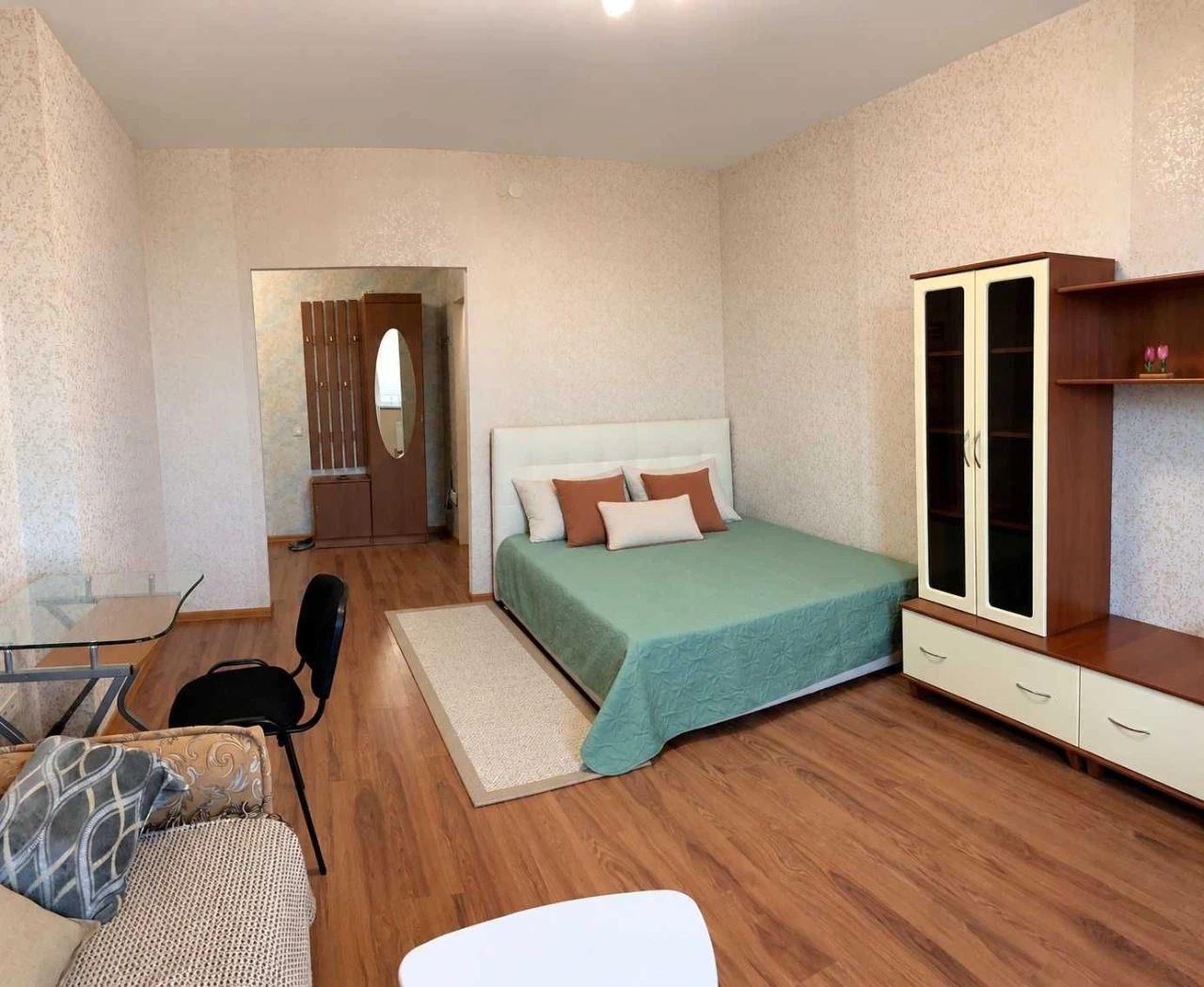 Вид на мільйон біля метро Лівобережна, вулиця Туманяна