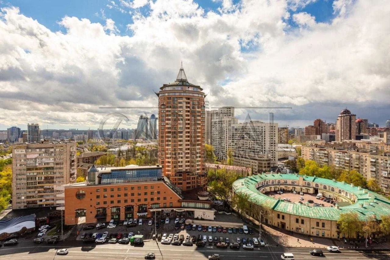 Продажа 3-комнатной квартиры на Печерске | 118,3 м² | 2 паркоместа
