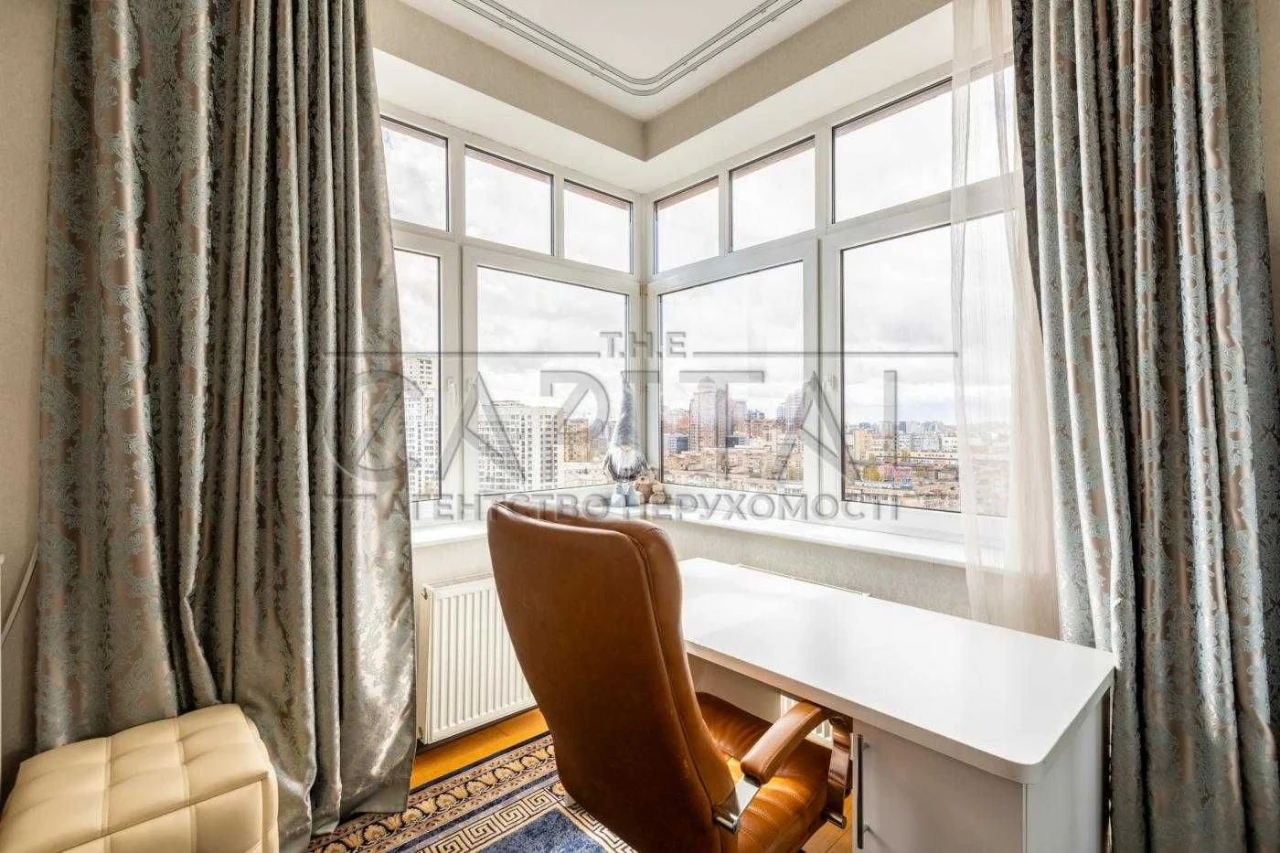 Продажа 3-комнатной квартиры на Печерске | 118,3 м² | 2 паркоместа