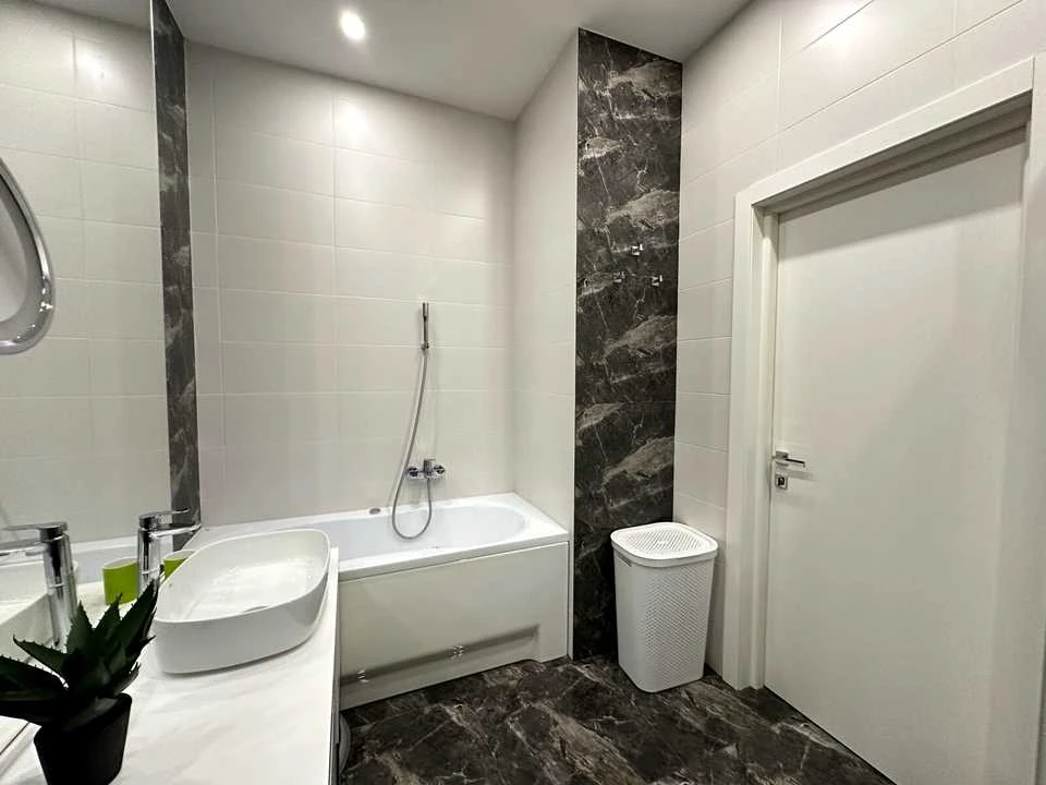 Apartment. Sapernoye Pole, вул.