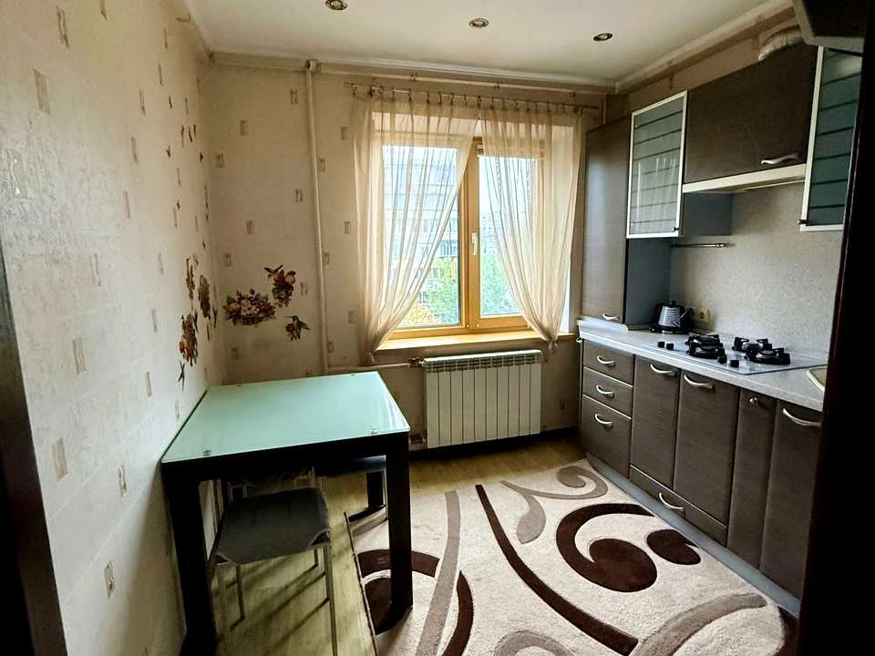 Apartment. Mykhola Mihnovskyy Blvd., Kyiv
