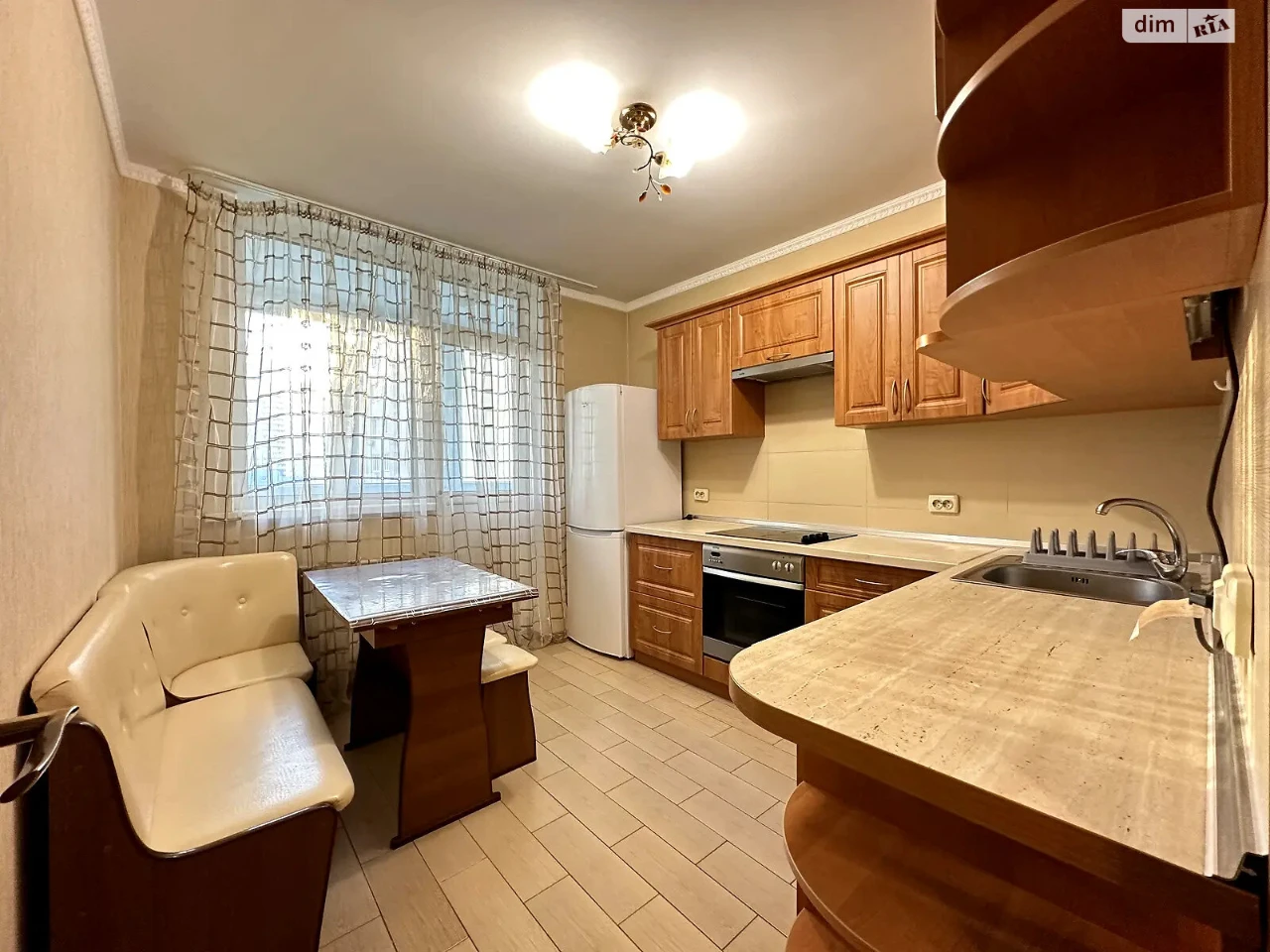 Long-Term Rental Apartment, Poznaki