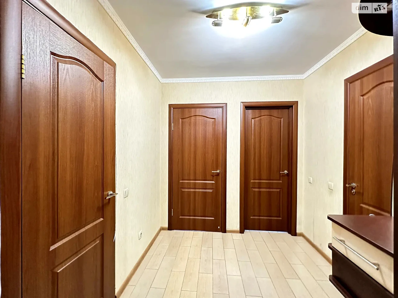Long-Term Rental Apartment, Poznaki