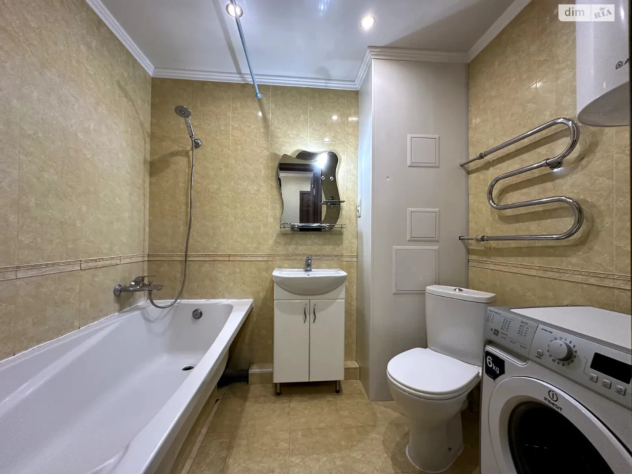 Long-Term Rental Apartment, Poznaki